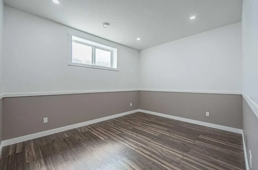 7 Waterford Heights Chestermere AB T1X 2M7