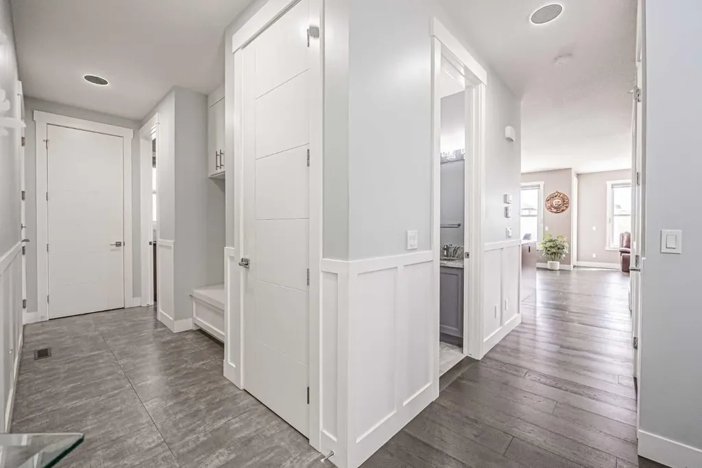 7 Waterford Heights Chestermere AB T1X 2M7