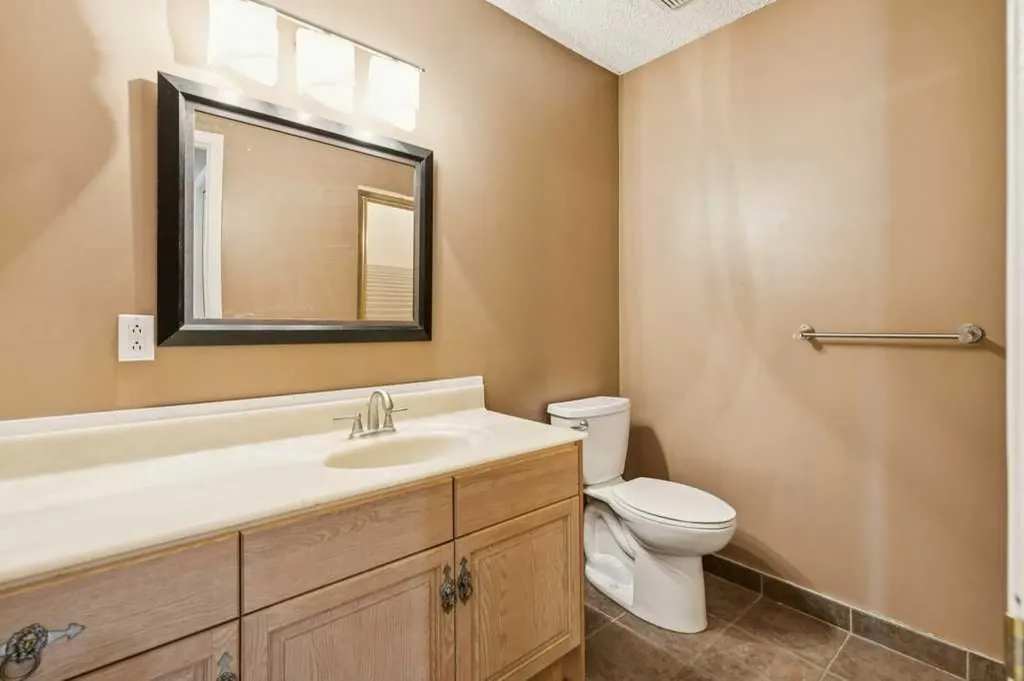 20 Patterson Mews SW Calgary AB T3H 2C7