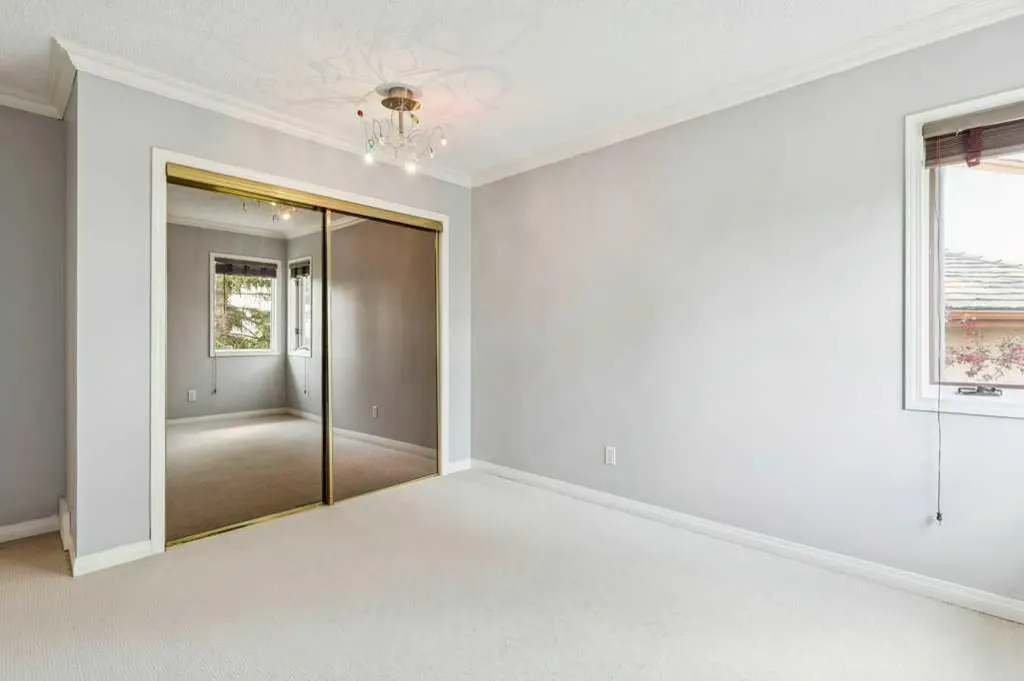 20 Patterson Mews SW Calgary AB T3H 2C7
