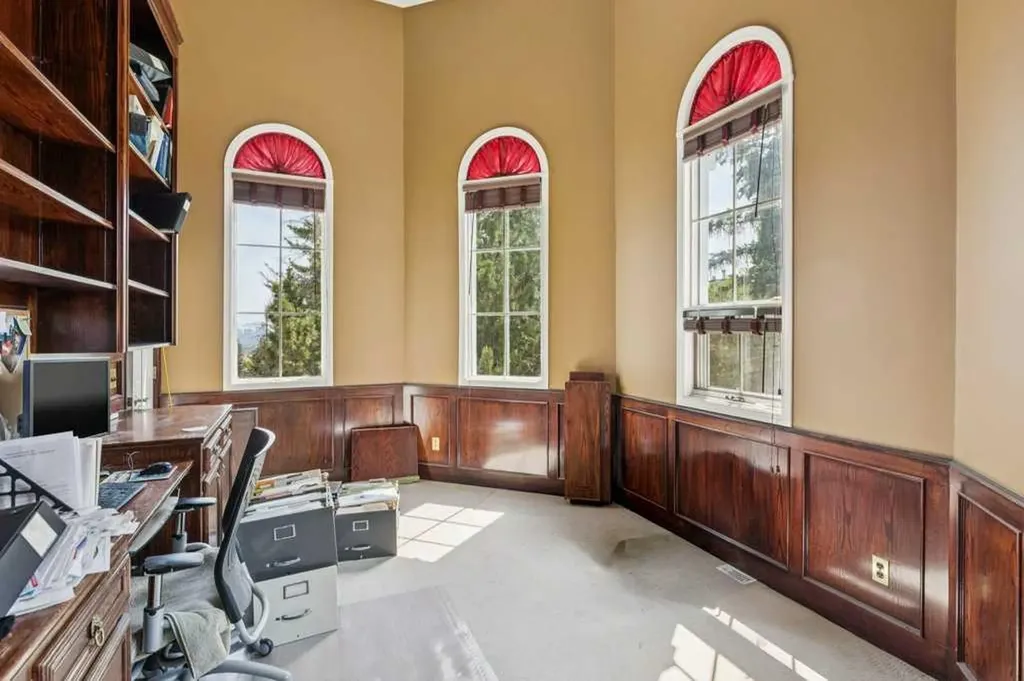 20 Patterson Mews SW Calgary AB T3H 2C7