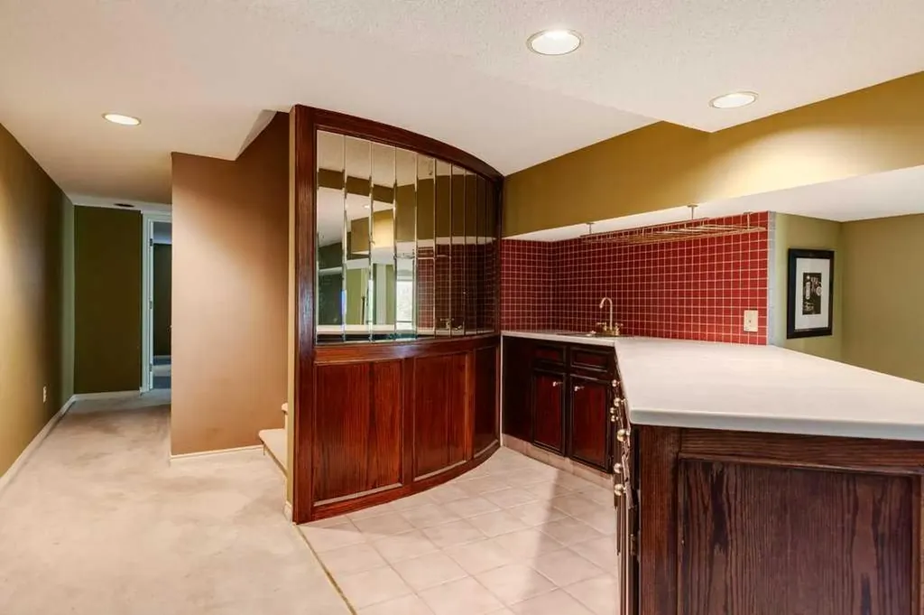 20 Patterson Mews SW Calgary AB T3H 2C7