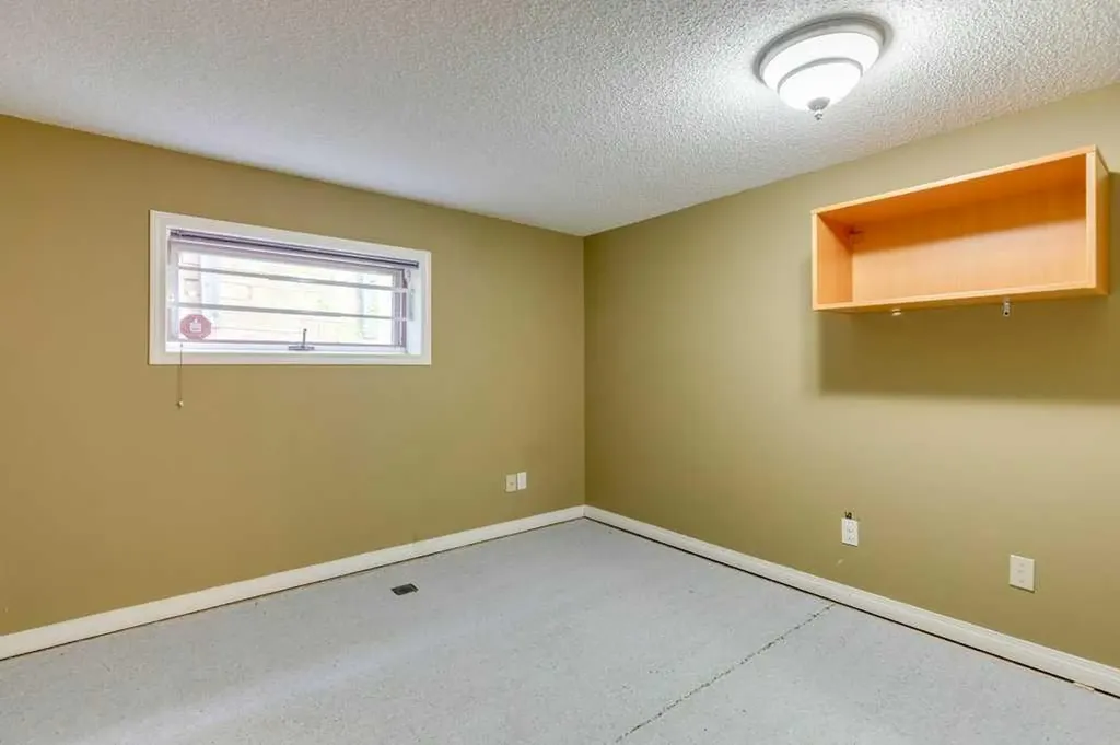 20 Patterson Mews SW Calgary AB T3H 2C7