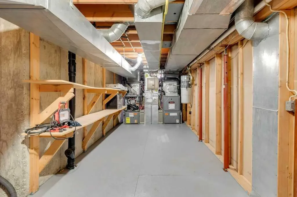 20 Patterson Mews SW Calgary AB T3H 2C7