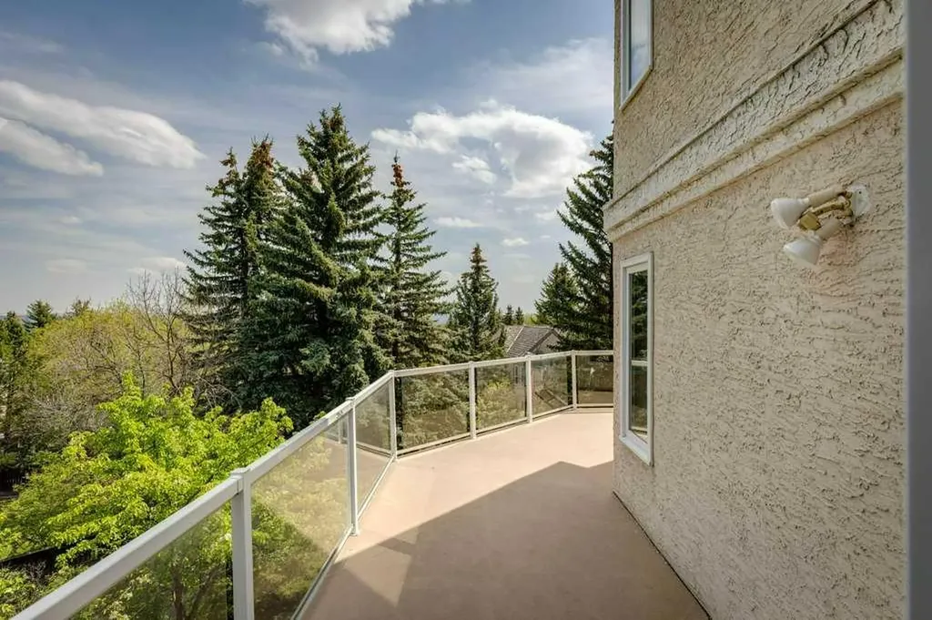 20 Patterson Mews SW Calgary AB T3H 2C7