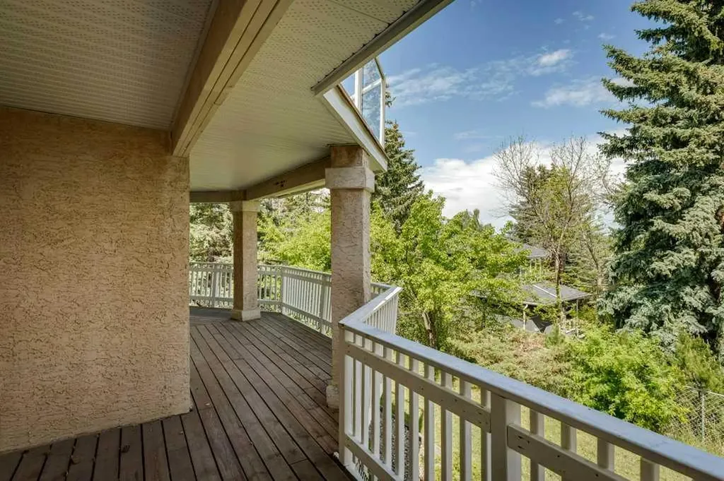 20 Patterson Mews SW Calgary AB T3H 2C7