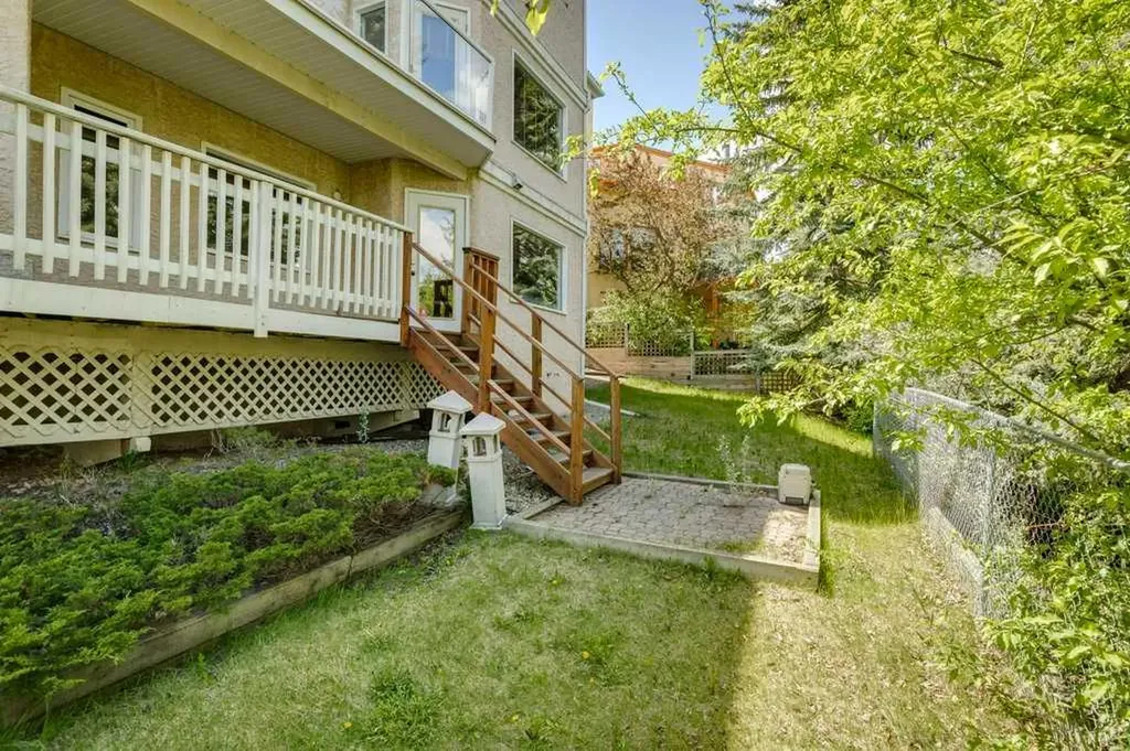 20 Patterson Mews SW Calgary AB T3H 2C7