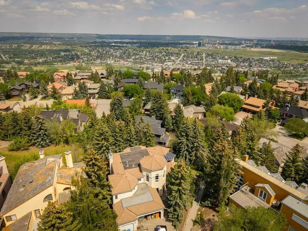 20 Patterson Mews SW Calgary AB T3H 2C7