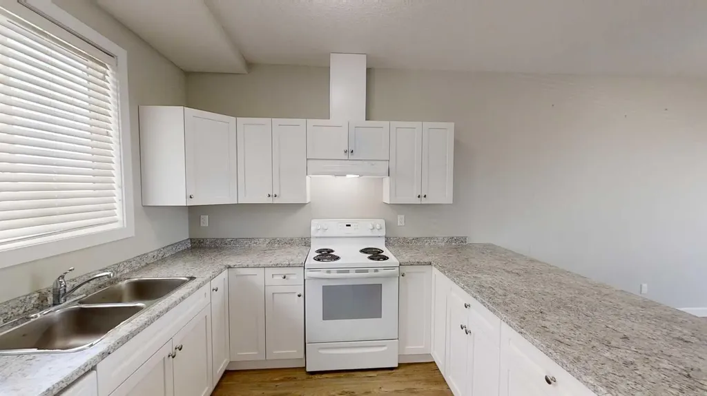 9503 112 Avenue Clairmont AB T8X5C8