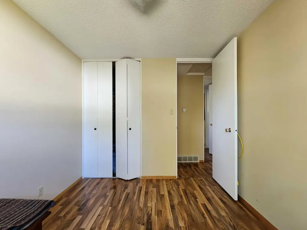 2609 14 Avenue N Lethbridge AB T1H 4C8