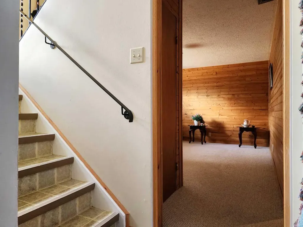 2609 14 Avenue N Lethbridge AB T1H 4C8