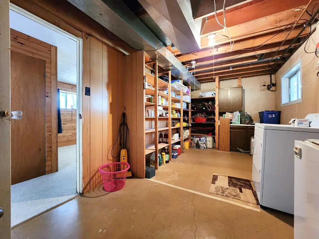 2609 14 Avenue N Lethbridge AB T1H 4C8