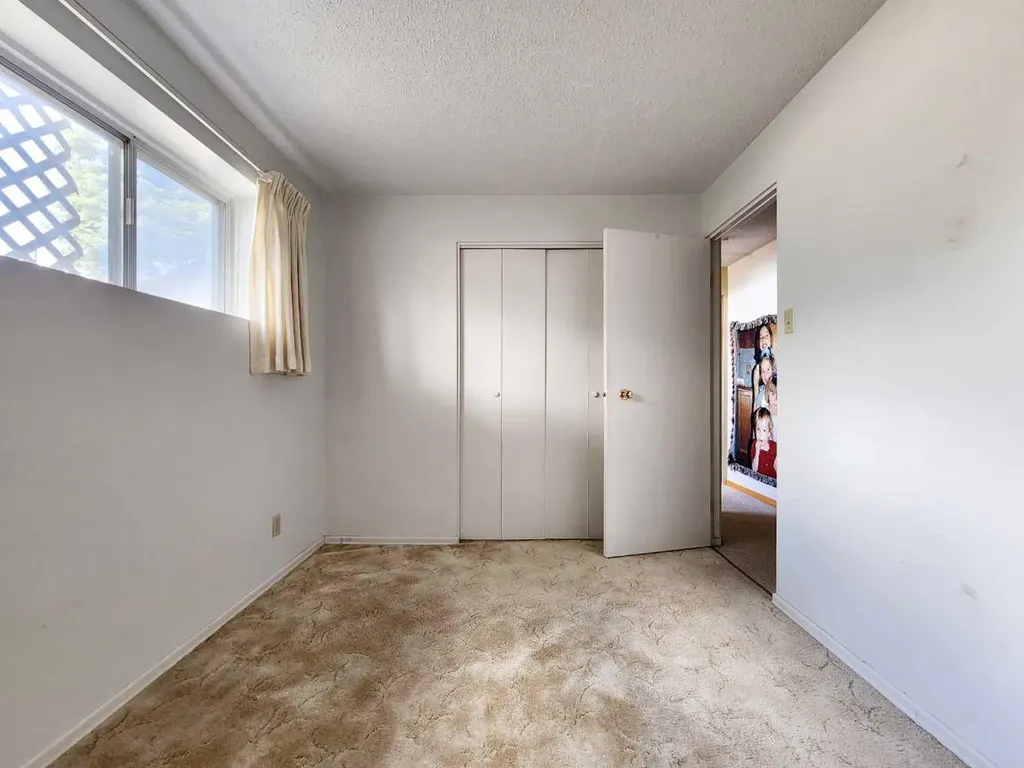 2609 14 Avenue N Lethbridge AB T1H 4C8