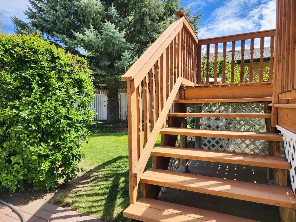 2609 14 Avenue N Lethbridge AB T1H 4C8