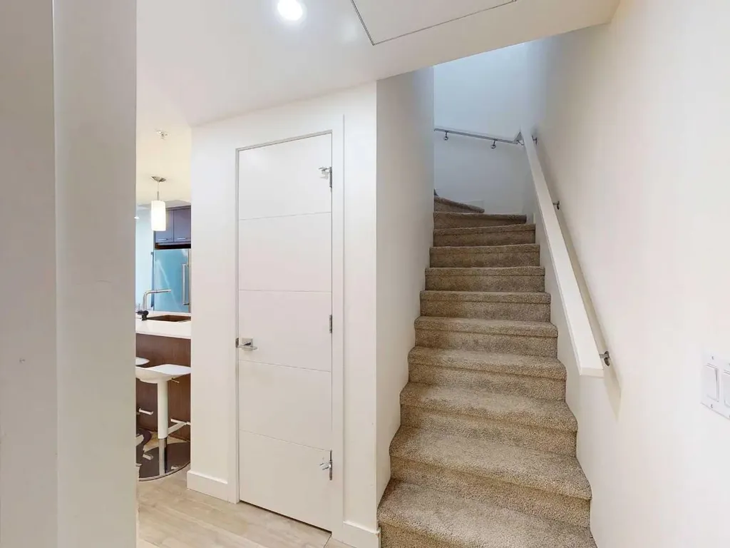 3450 19 Street SW Calgary AB T2T6V7