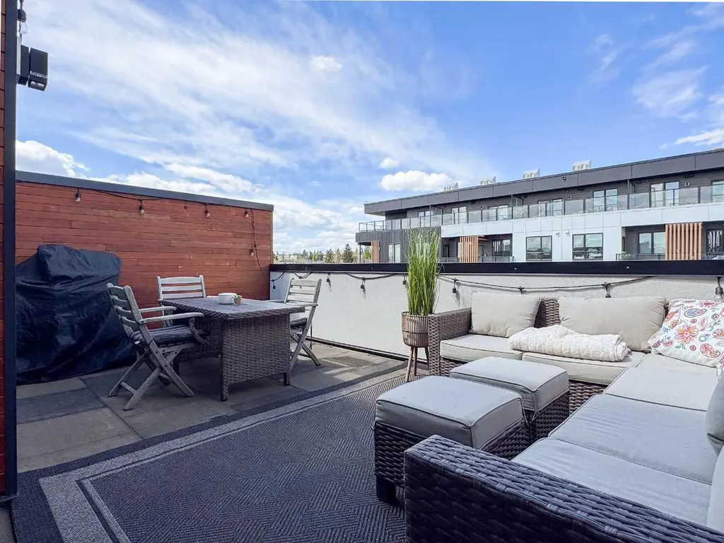 3450 19 Street SW Calgary AB T2T6V7
