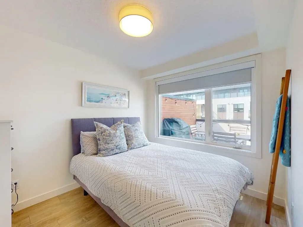 3450 19 Street SW Calgary AB T2T6V7