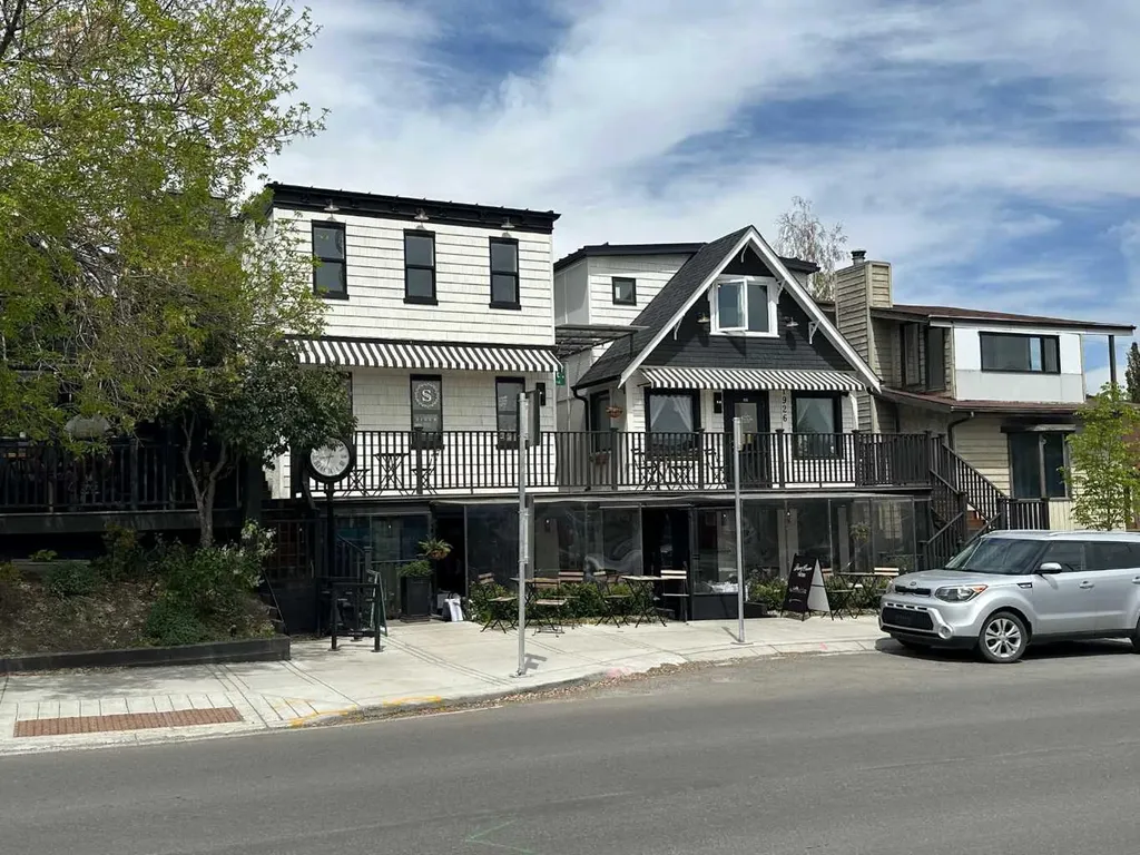 3450 19 Street SW Calgary AB T2T6V7
