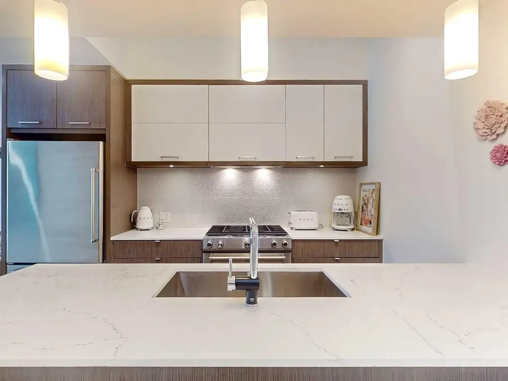 3450 19 Street SW Calgary AB T2T6V7