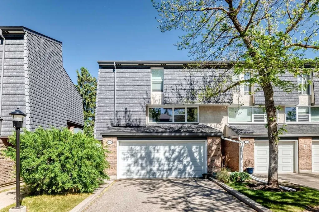 400 Brae Glen Crescent SW Calgary AB T2W 1B6