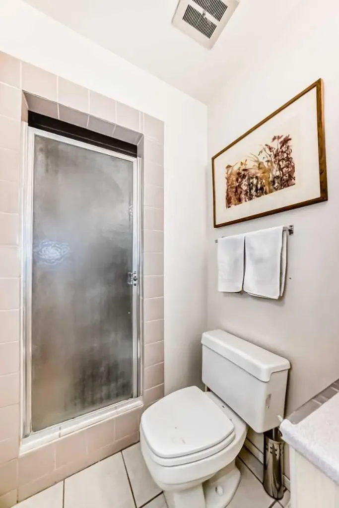 400 Brae Glen Crescent SW Calgary AB T2W 1B6