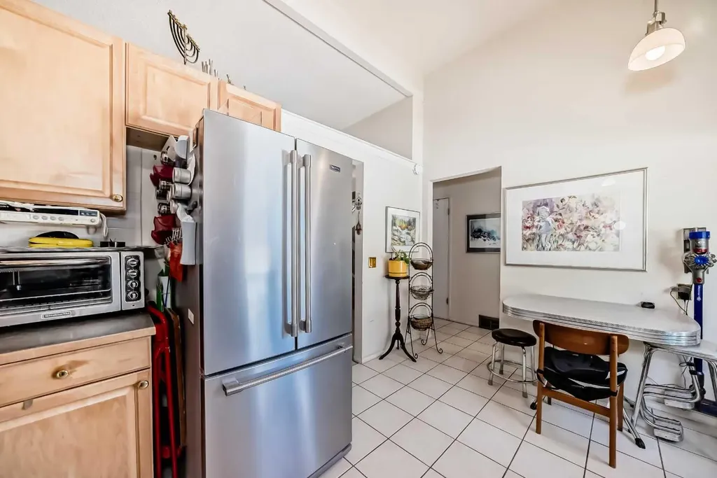 400 Brae Glen Crescent SW Calgary AB T2W 1B6