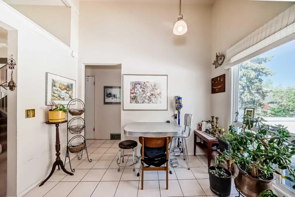 400 Brae Glen Crescent SW Calgary AB T2W 1B6