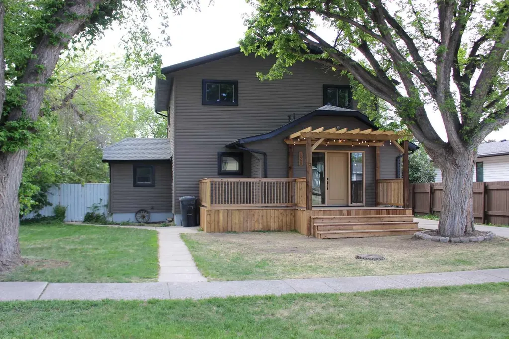 120 5 Street Picture Butte AB T0K 1V0