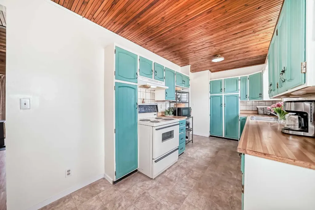 225079 Range Road 245 Rural Wheatland County AB T1P 0N5