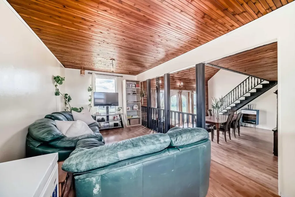225079 Range Road 245 Rural Wheatland County AB T1P 0N5