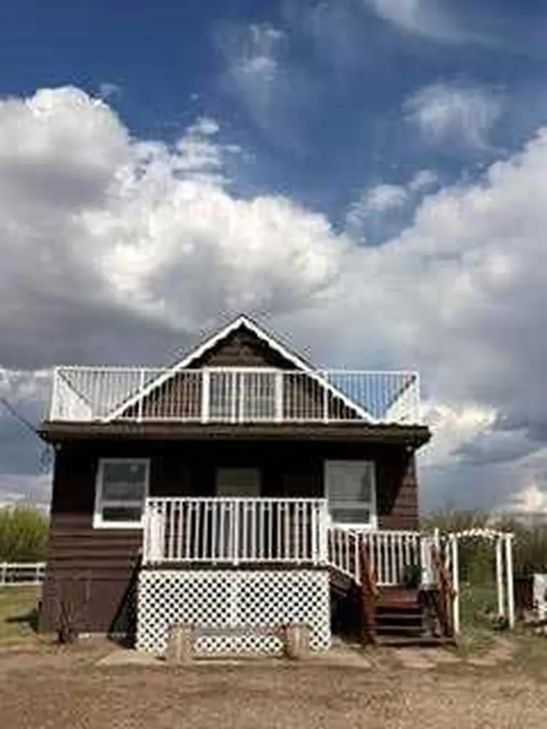 225079 Range Road 245 Rural Wheatland County AB T1P 0N5