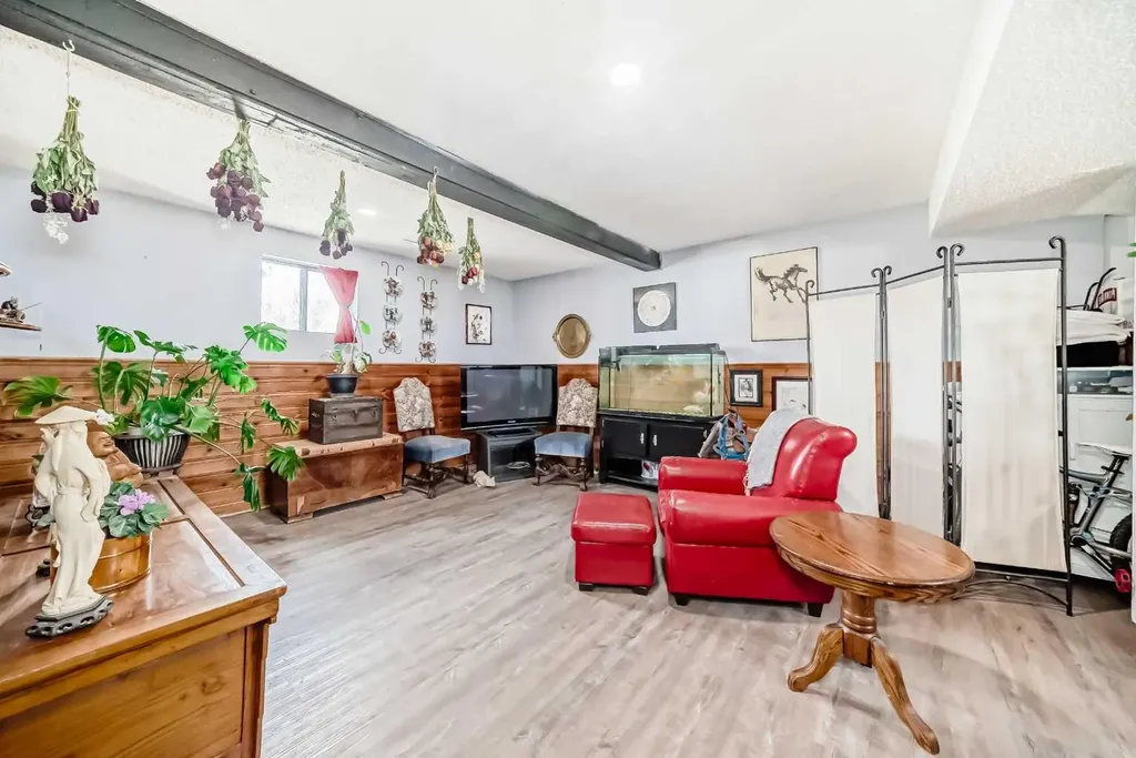 225079 Range Road 245 Rural Wheatland County AB T1P 0N5