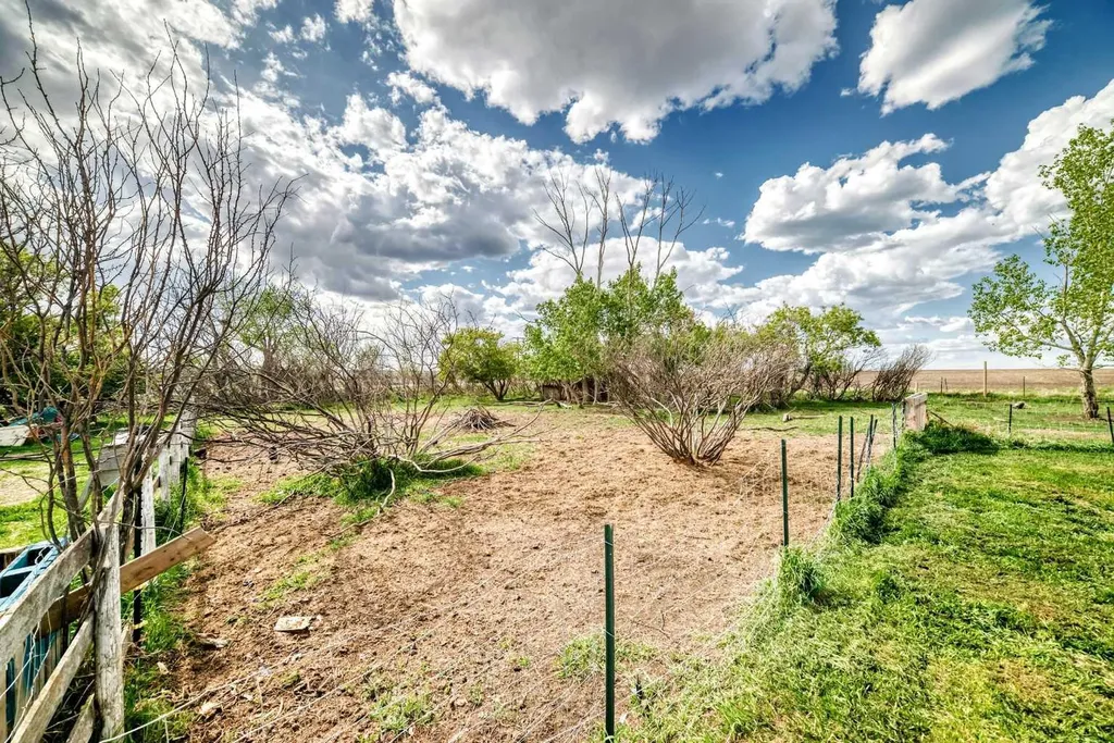 225079 Range Road 245 Rural Wheatland County AB T1P 0N5