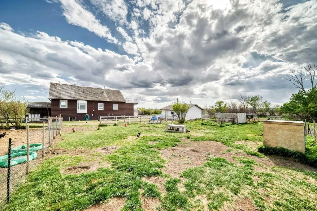 225079 Range Road 245 Rural Wheatland County AB T1P 0N5