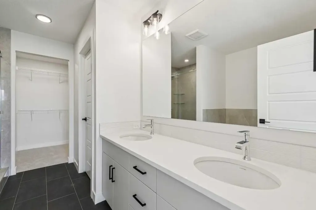 73 Sora Gate SE Calgary AB T3S0V3