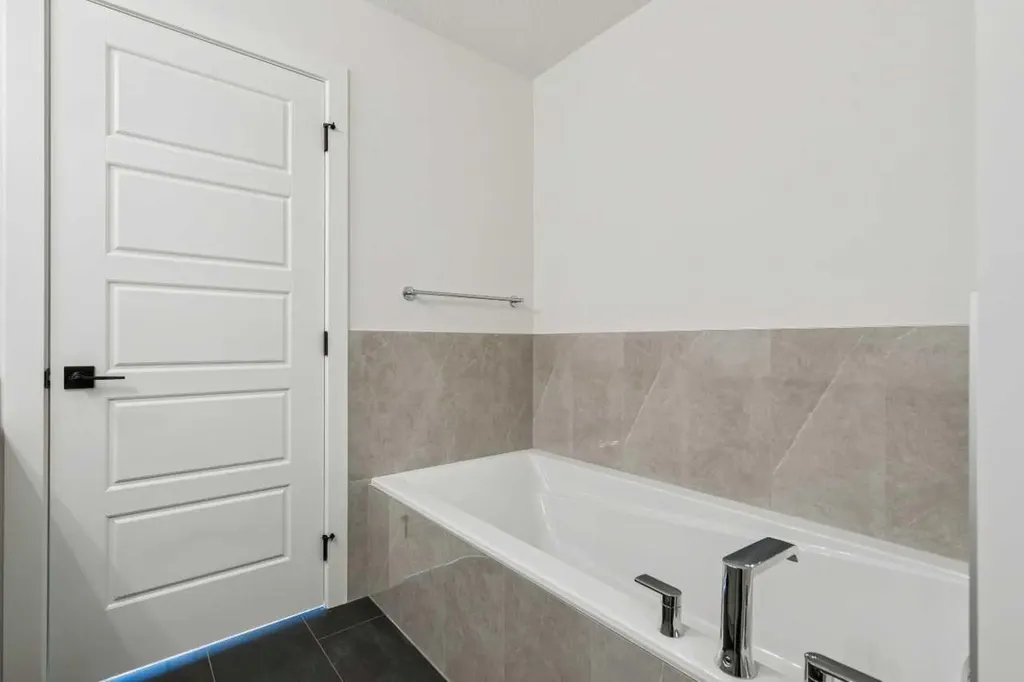 73 Sora Gate SE Calgary AB T3S0V3