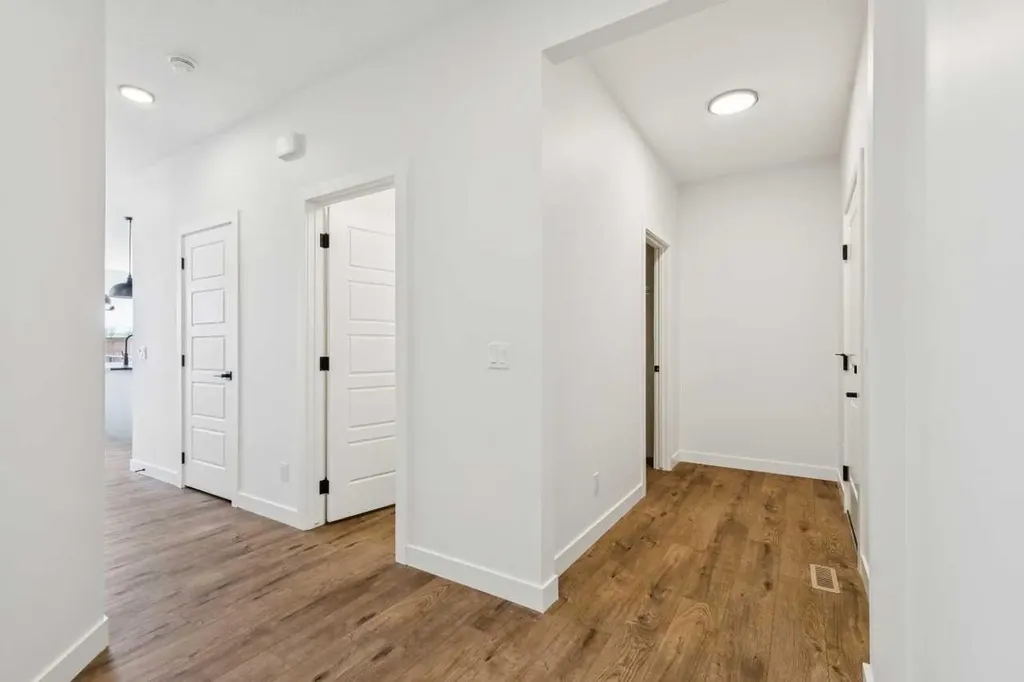 73 Sora Gate SE Calgary AB T3S0V3