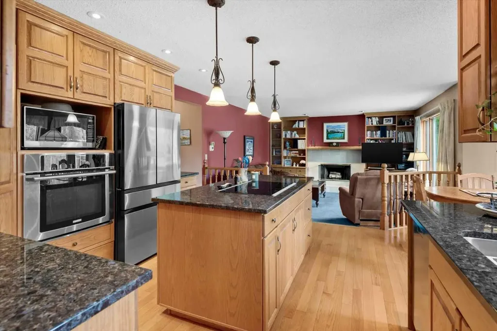 40 Scenic Ridge Place NW Calgary AB T3L 1V3