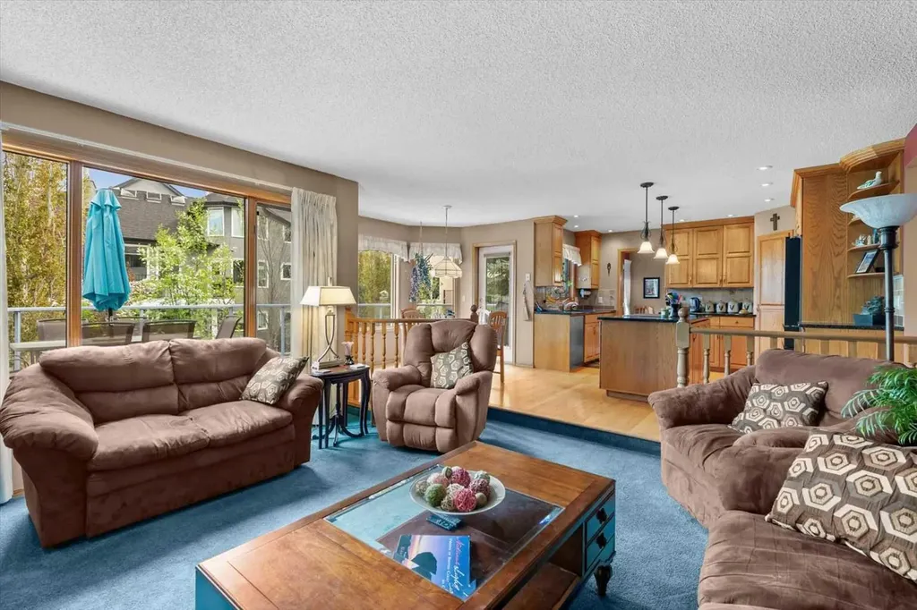 40 Scenic Ridge Place NW Calgary AB T3L 1V3