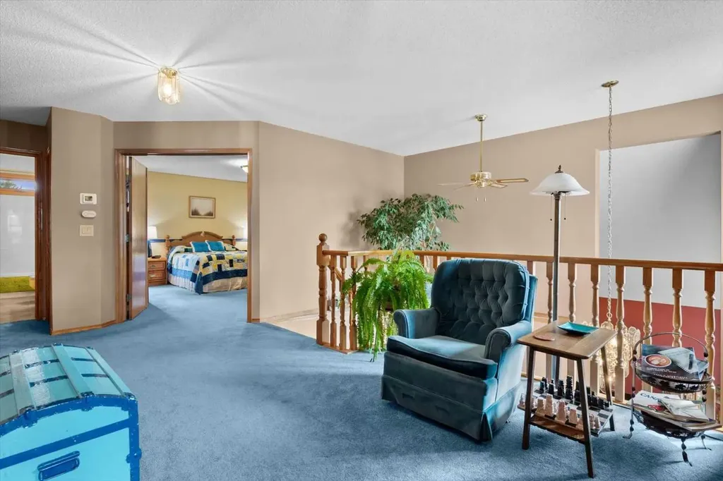 40 Scenic Ridge Place NW Calgary AB T3L 1V3