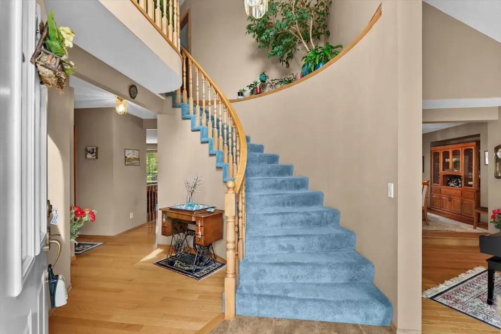 40 Scenic Ridge Place NW Calgary AB T3L 1V3