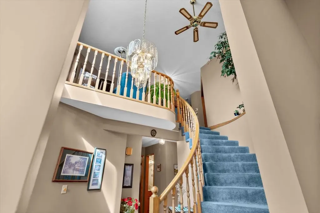 40 Scenic Ridge Place NW Calgary AB T3L 1V3