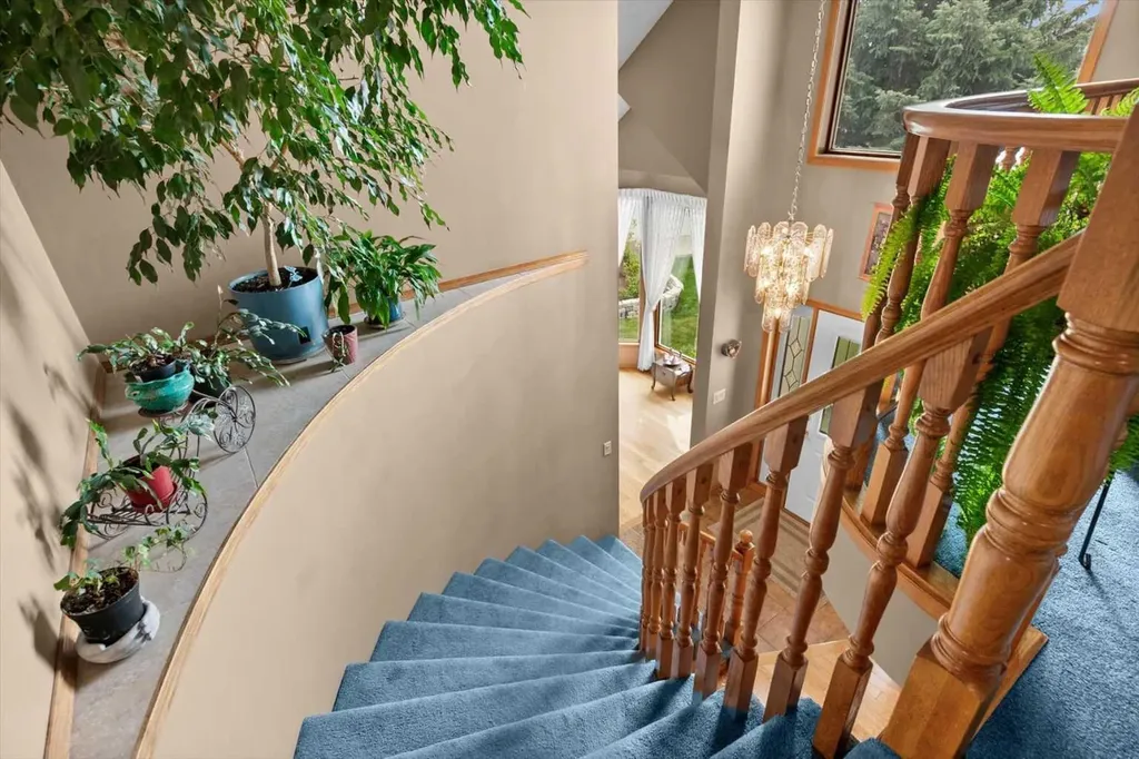 40 Scenic Ridge Place NW Calgary AB T3L 1V3