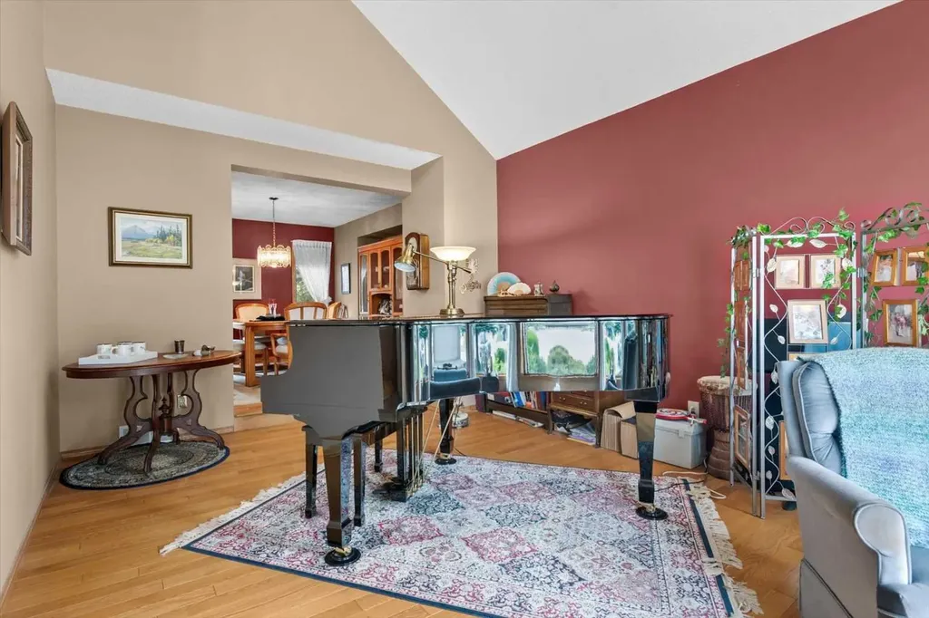 40 Scenic Ridge Place NW Calgary AB T3L 1V3