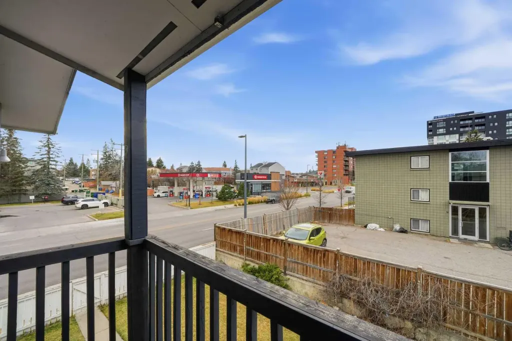 2804 17 Avenue SW Calgary AB T3E 6K8