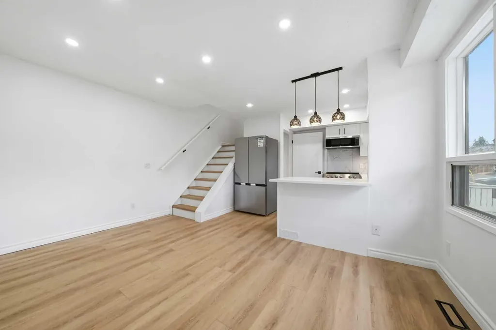 2804 17 Avenue SW Calgary AB T3E 6K8