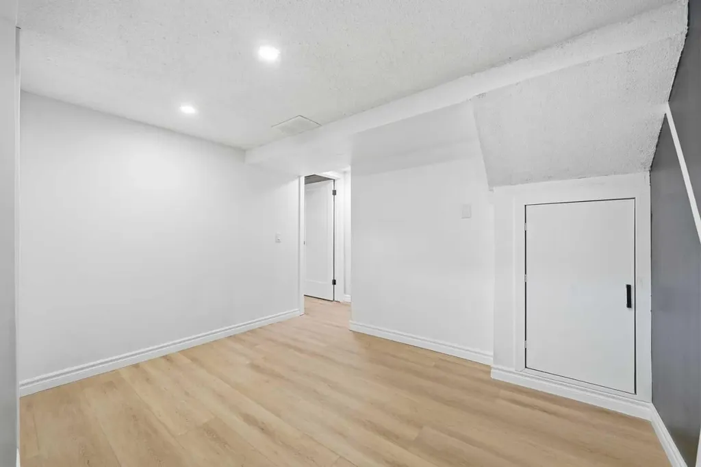 2804 17 Avenue SW Calgary AB T3E 6K8