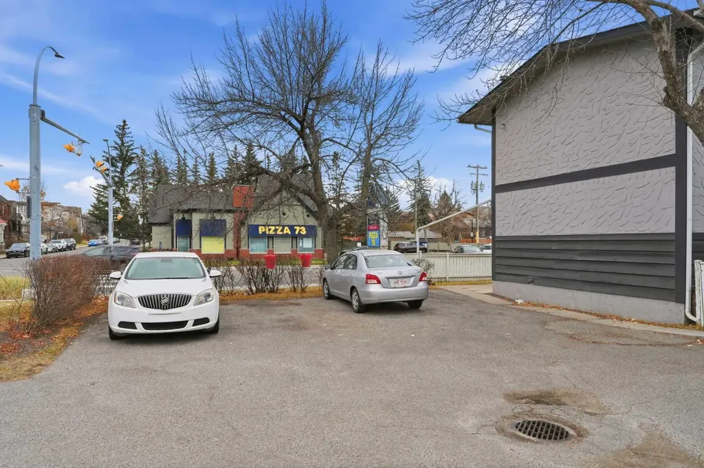 2804 17 Avenue SW Calgary AB T3E 6K8