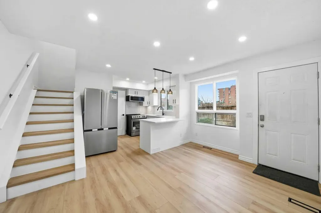 2804 17 Avenue SW Calgary AB T3E 6K8