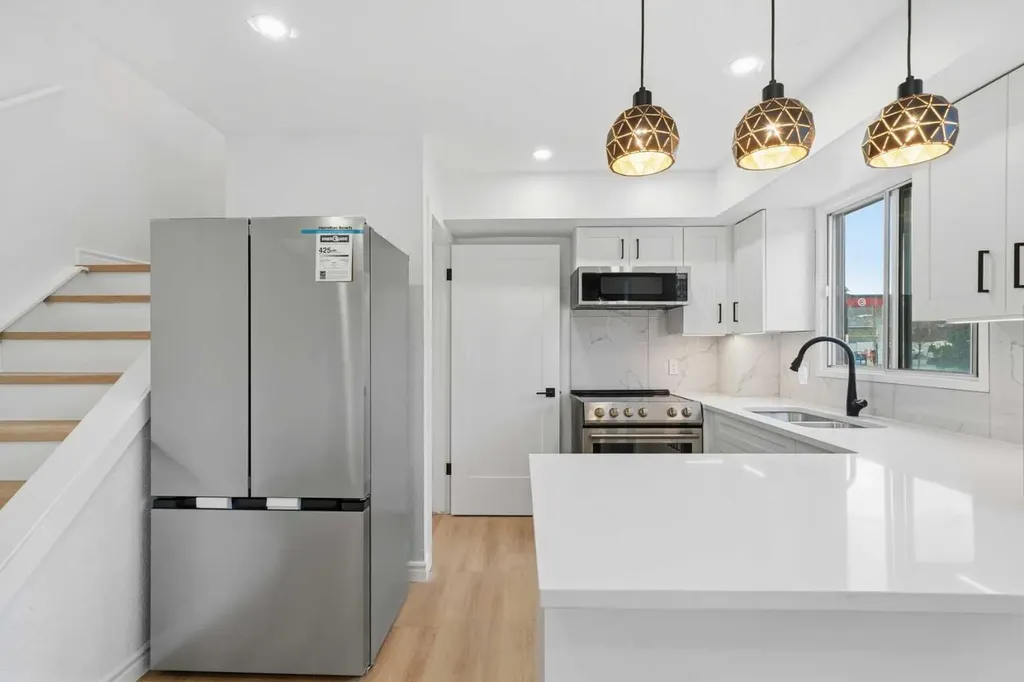2804 17 Avenue SW Calgary AB T3E 6K8